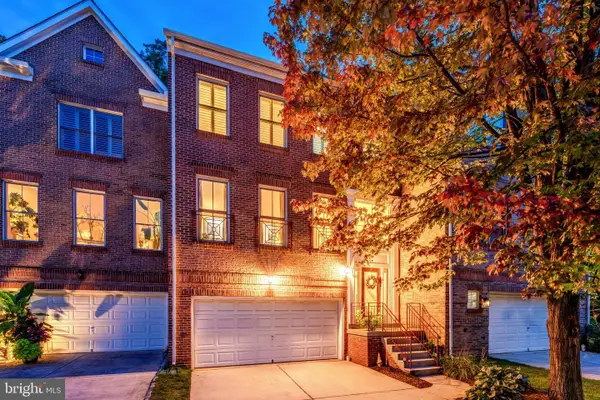 1680 Waterhaven Dr, RESTON, VA 20190