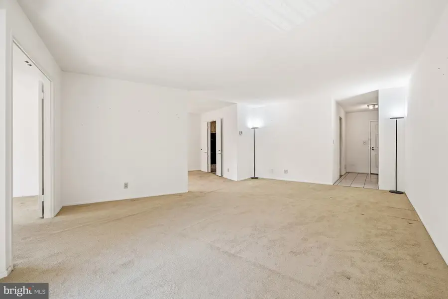 5904 Mount Eagle Dr #114, Alexandria, VA 22303 - #3