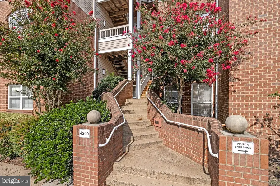 4200 Mozart Brigade Ln #w, Fairfax, VA 22033 - #3