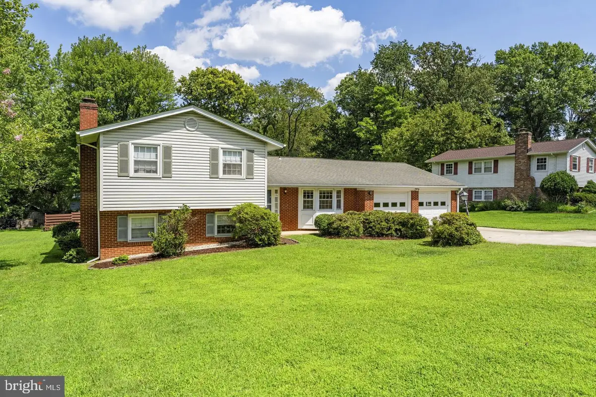 9904 Vale Rd, Vienna, VA 22181 - #1