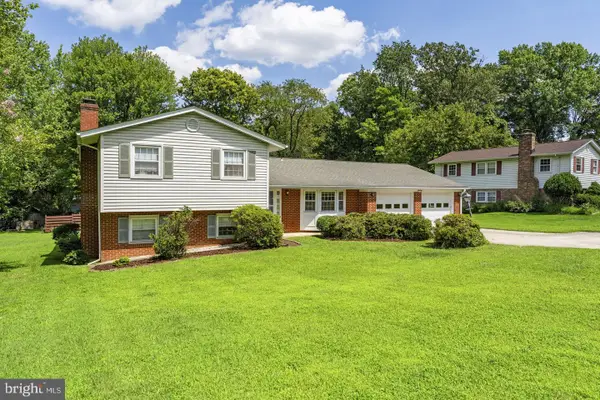 9904 Vale Rd, VIENNA, VA 22181
