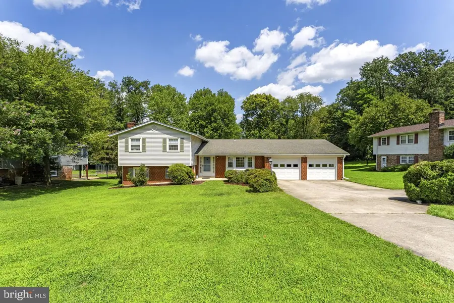 9904 Vale Rd, Vienna, VA 22181 - #3