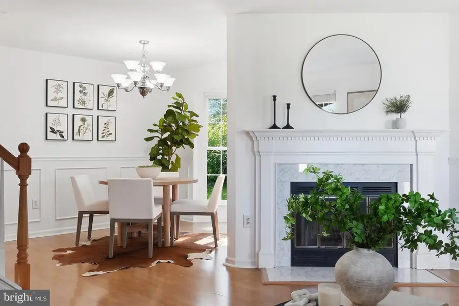 6815 Malton Ct, Centreville, VA 20121 - #3