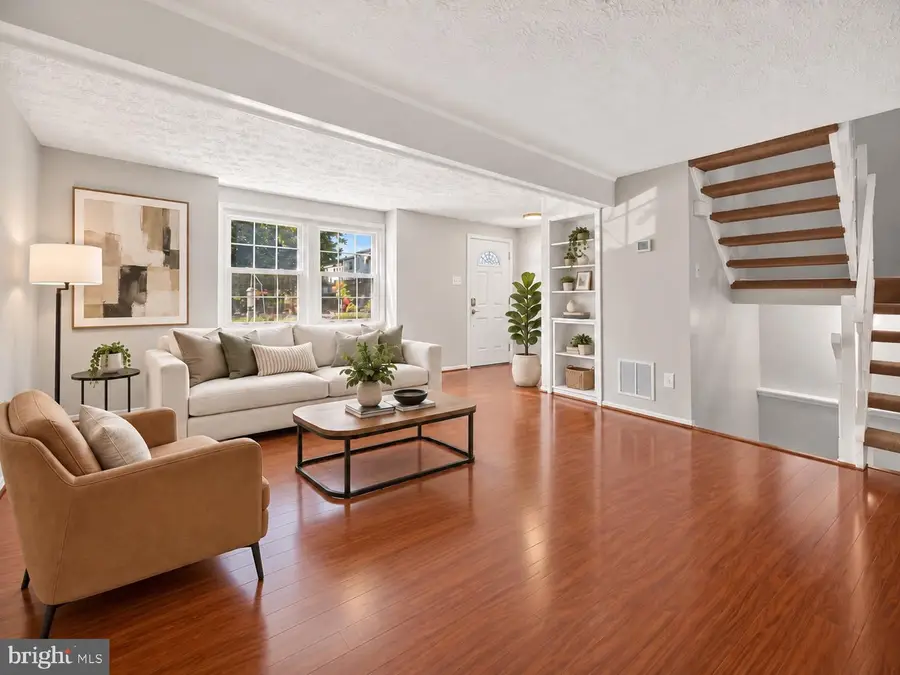 7319 Golden Horseshoe Ct, Springfield, VA 22153 - #3