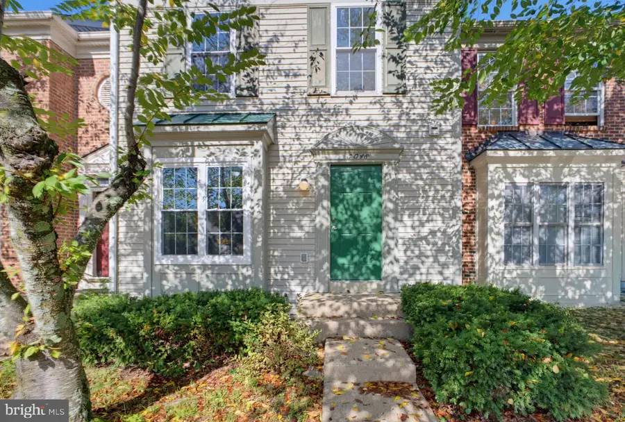 6048 Raina Dr, Centreville, VA 20120 - #3