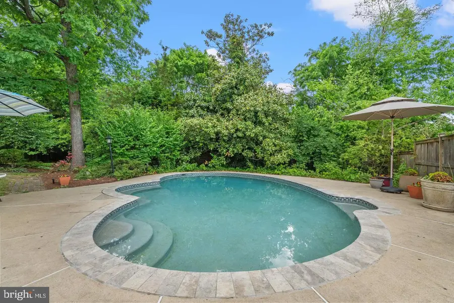 1920 Windmill Ln, Alexandria, VA 22307 - #2