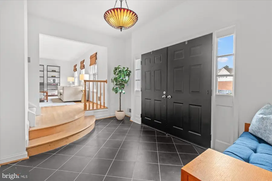 1920 Windmill Ln, Alexandria, VA 22307 - #3