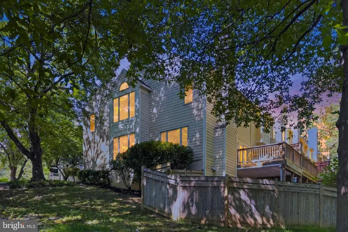 12500 N Lake Ct, Fairfax, VA 22033 - #1