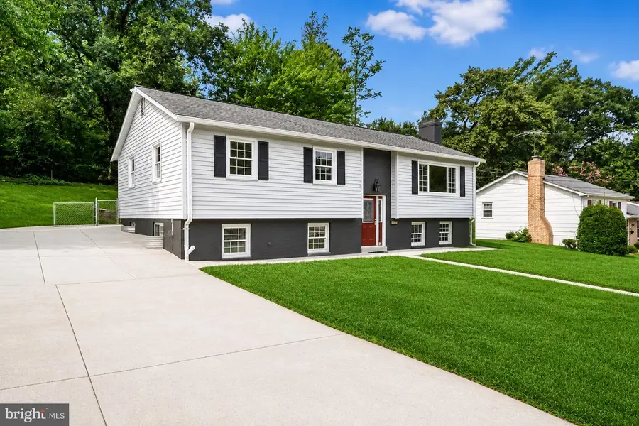 6212 Thornwood Dr, Alexandria, VA 22310 - #2