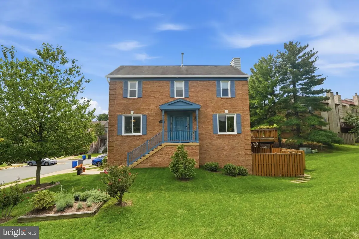 4500 Sawgrass Ct, Alexandria, VA 22312 - #1