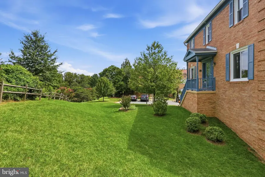 4500 Sawgrass Ct, Alexandria, VA 22312 - #2