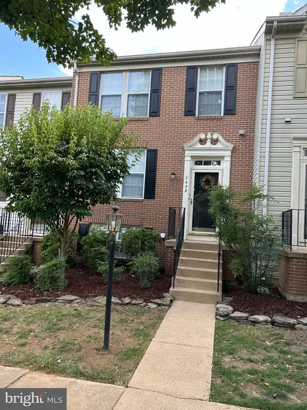 7438 Gadsby Sq, ALEXANDRIA, VA 22315