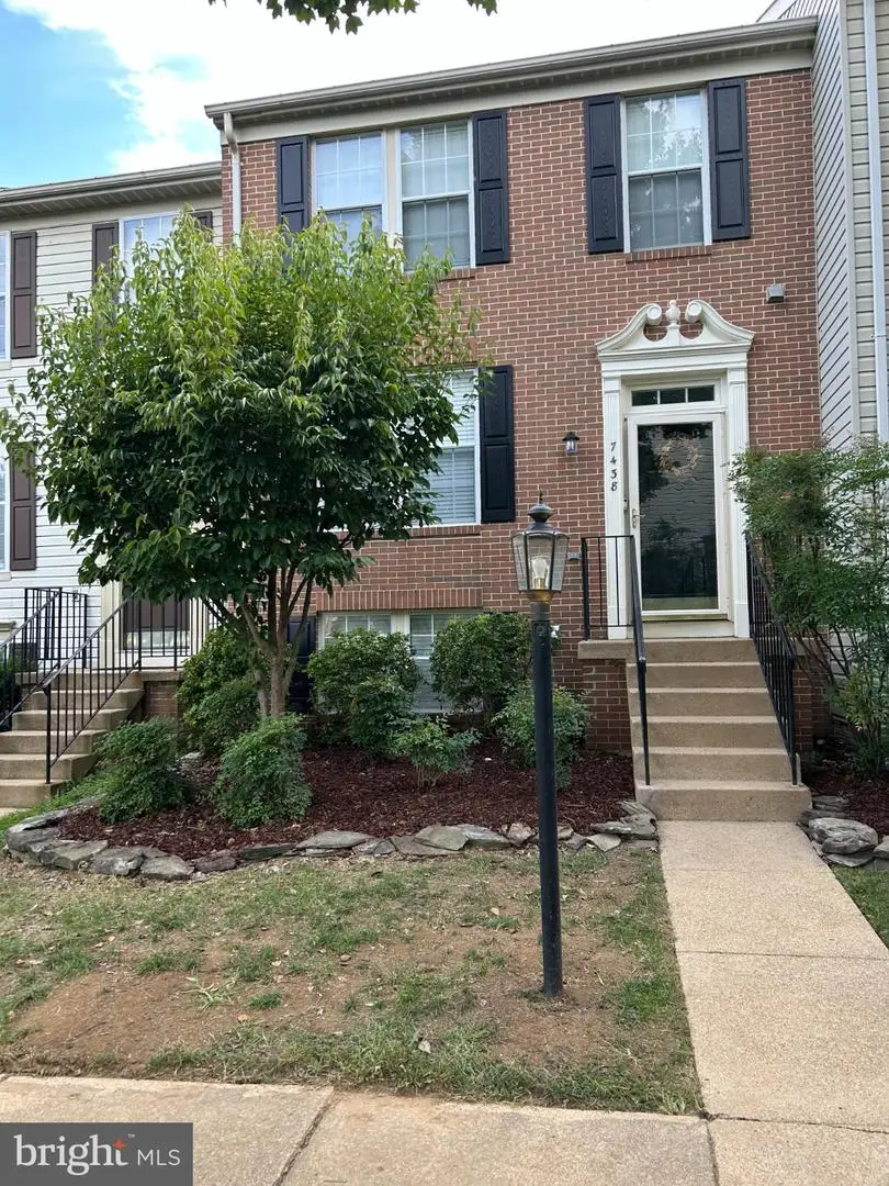 7438 Gadsby Sq, Alexandria, VA 22315 - #3