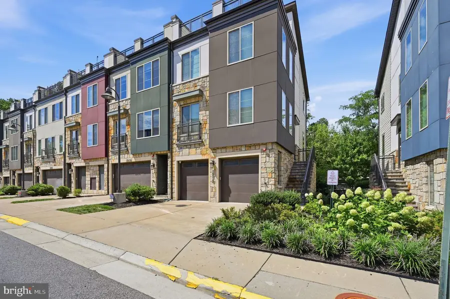 2874 Lowen Rd, Alexandria, VA 22303 - #2