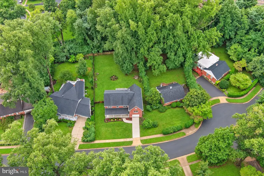 7609 Burnside Ct, Falls Church, VA 22043 - #2