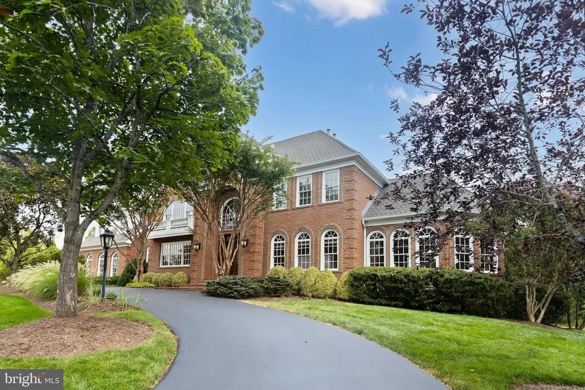 5452 Chandley Farm Cir, Centreville, VA 20120 - #1