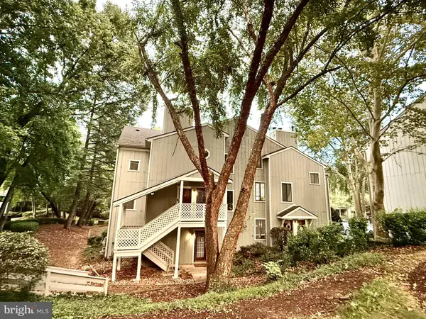 2297 Hunters Run Dr #2297, RESTON, VA 20191