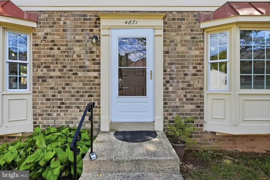 4871 Nash Dr, Fairfax, VA 22032 - #2