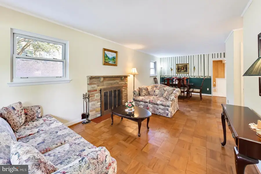 7300 Wayne Dr, Annandale, VA 22003 - #2