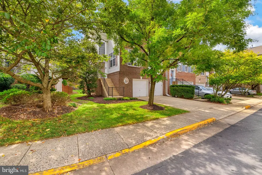 9331 Branch Side Ln, Fairfax, VA 22031 - #3
