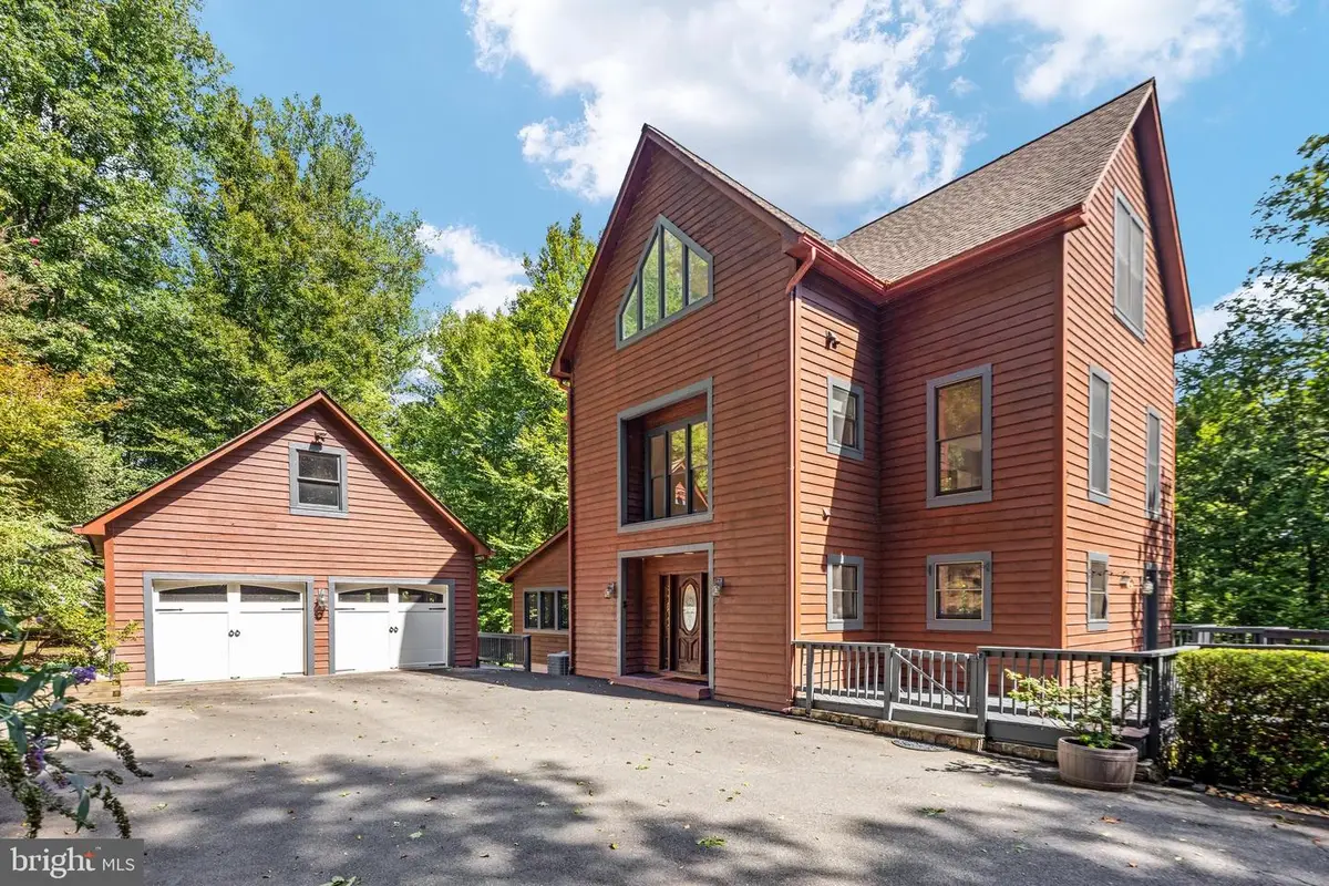 12525 Paradise Spring Rd, Clifton, VA 20124 - #1