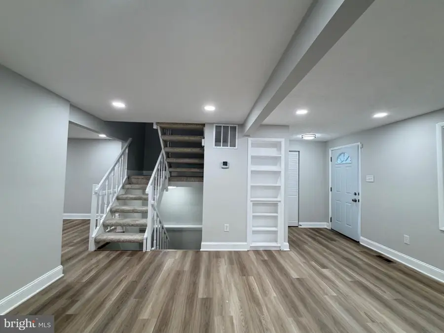 8116 Parkdale Ct, Springfield, VA 22153 - #2