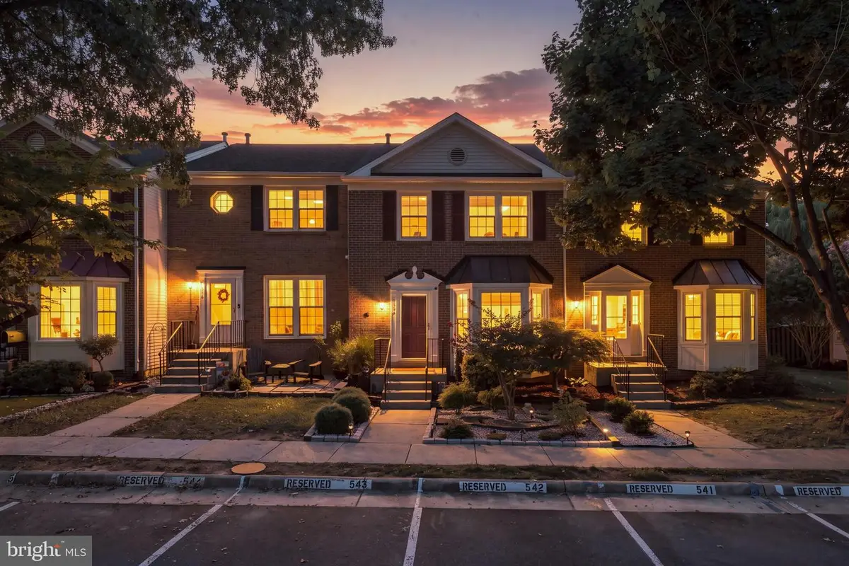 6614 Sky Blue Ct, Alexandria, VA 22315 - #1