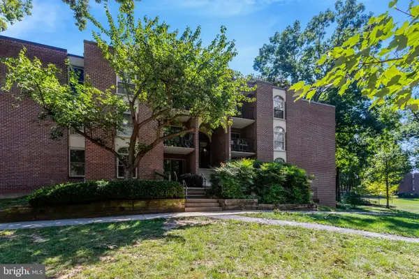 3310 Woodburn Village Dr #11, ANNANDALE, VA 22003