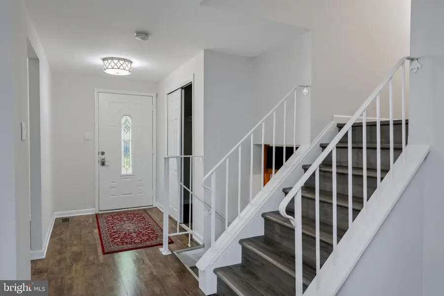 7807 Freehollow Dr, Falls Church, VA 22042 - #3