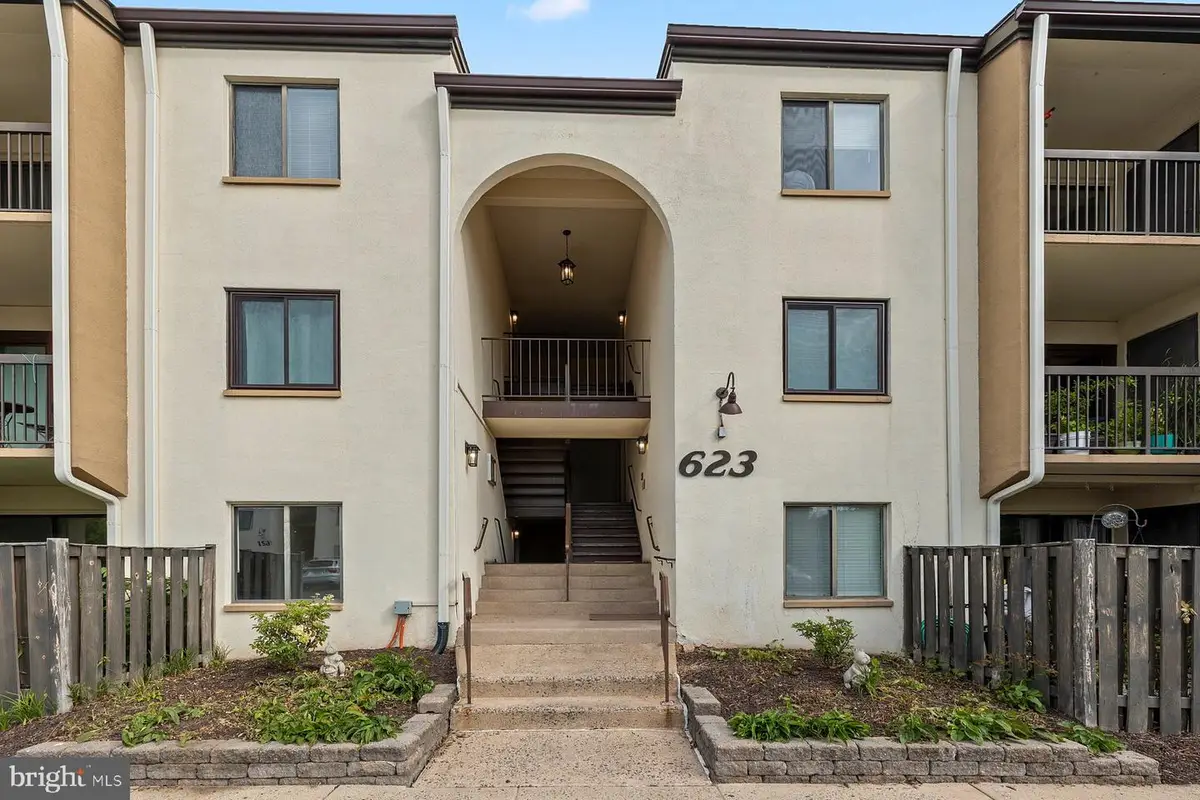 623 Center St #t3, Herndon, VA 20170 - #1