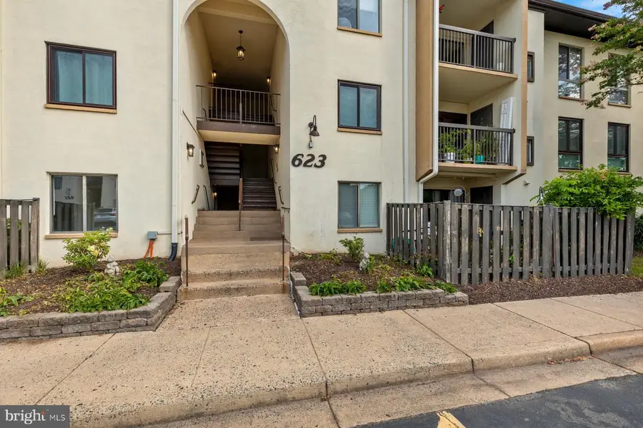 623 Center St #t3, Herndon, VA 20170 - #2