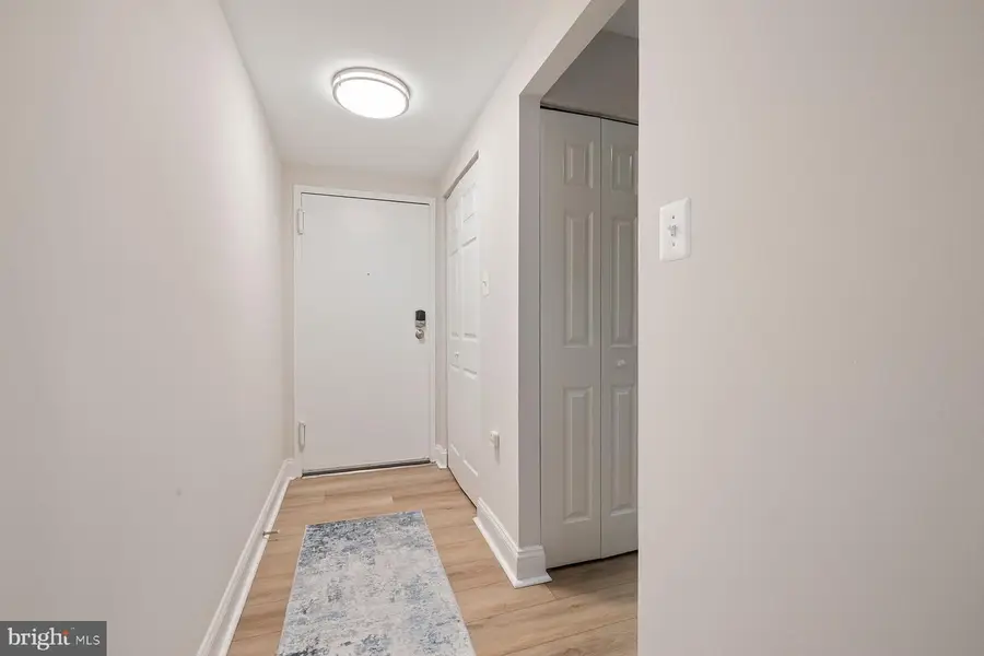 623 Center St #t3, Herndon, VA 20170 - #3