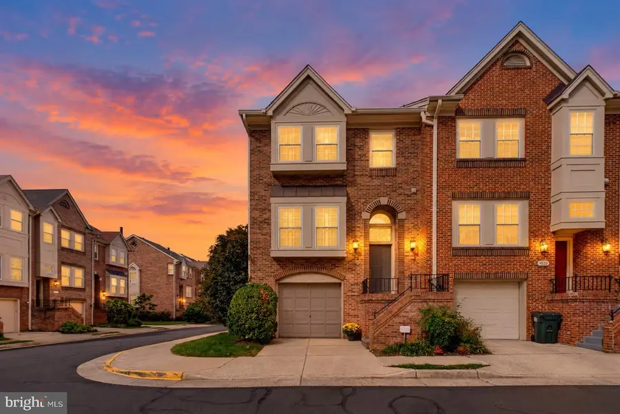 8020 Merry Oaks Ct, Vienna, VA 22182 - #2