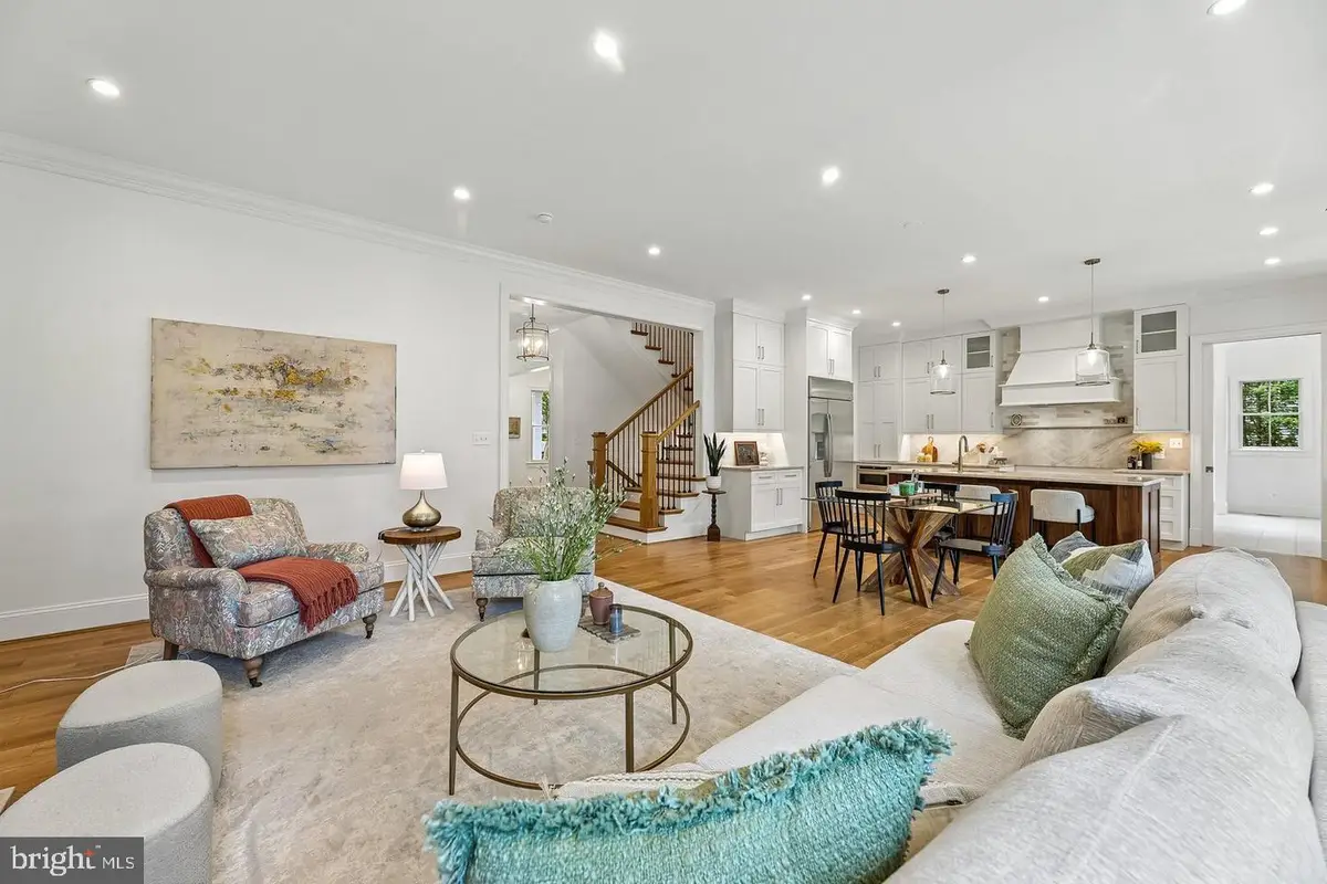 7926 Bolling Dr, Alexandria, VA 22308 - #1