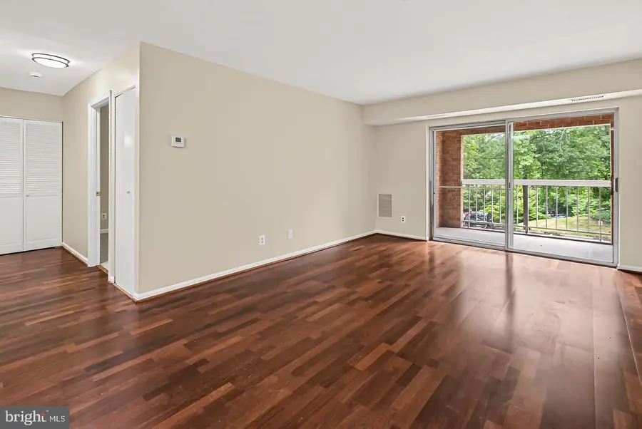 5835 Cove Landing Rd #304, Burke, VA 22015 - #3