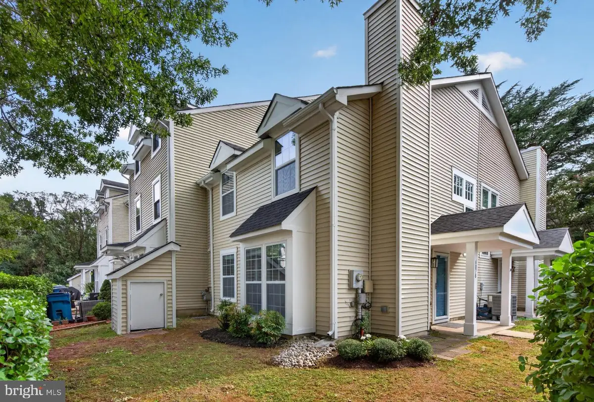 6078 Netherton St, Centreville, VA 20120 - #1