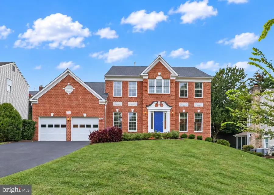 7912 Bracksford Ct, Fairfax Station, VA 22039 - #2