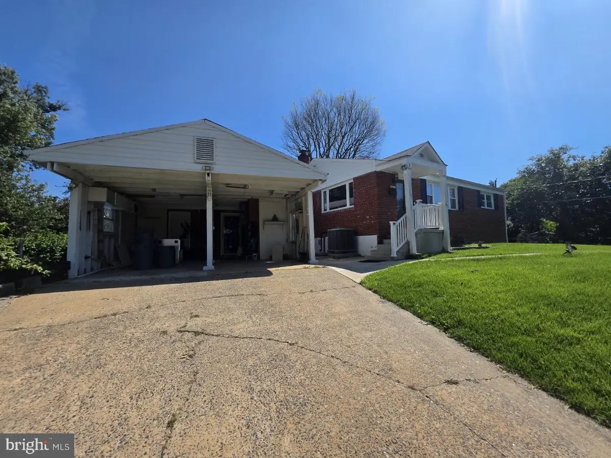 3217 Nottage Ln, Falls Church, VA 22042 - #1