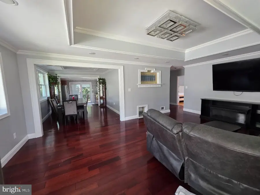 3217 Nottage Ln, Falls Church, VA 22042 - #2