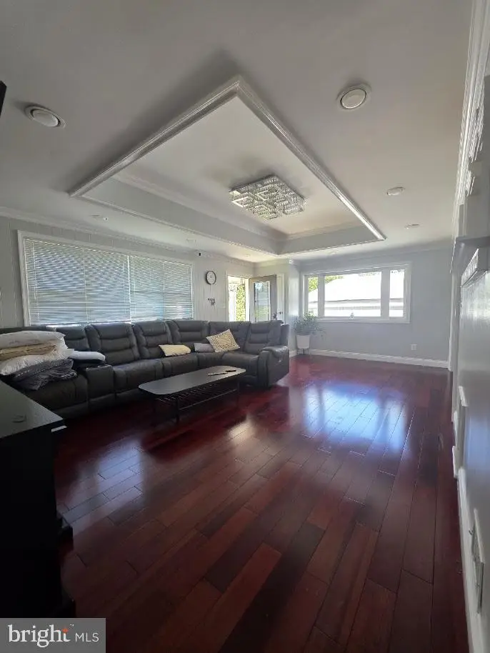 3217 Nottage Ln, Falls Church, VA 22042 - #3