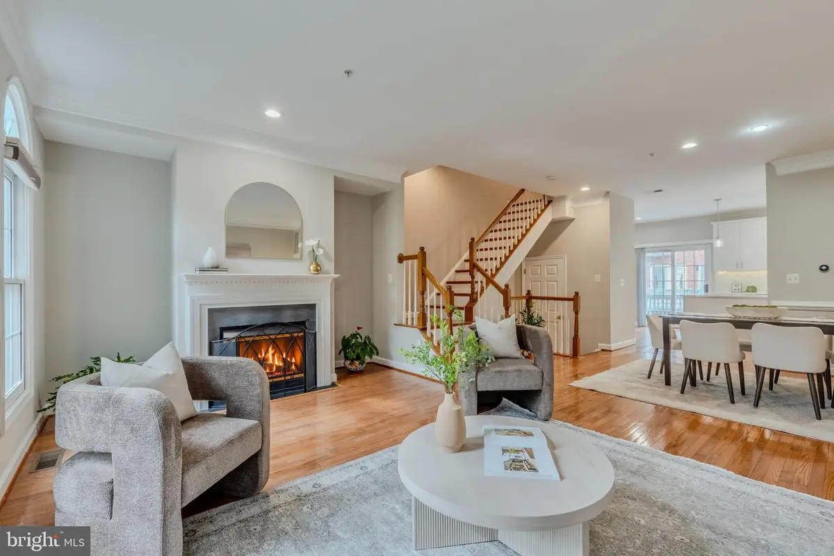 8816 Hunting Lodge Ct, Vienna, VA 22182 - #1