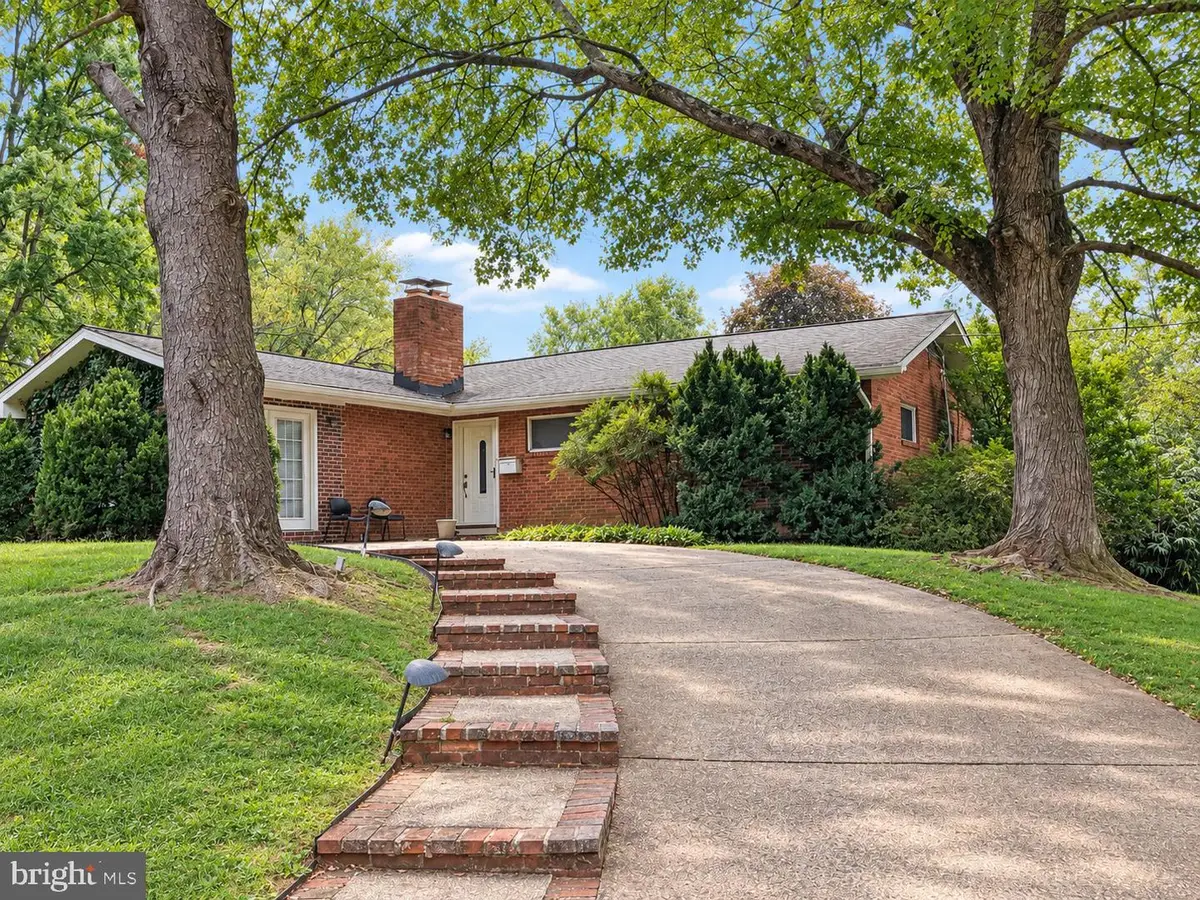 4204 Hatton Ct, Alexandria, VA 22311 - #1