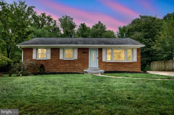 8901 Lagrange St, LORTON, VA 22079