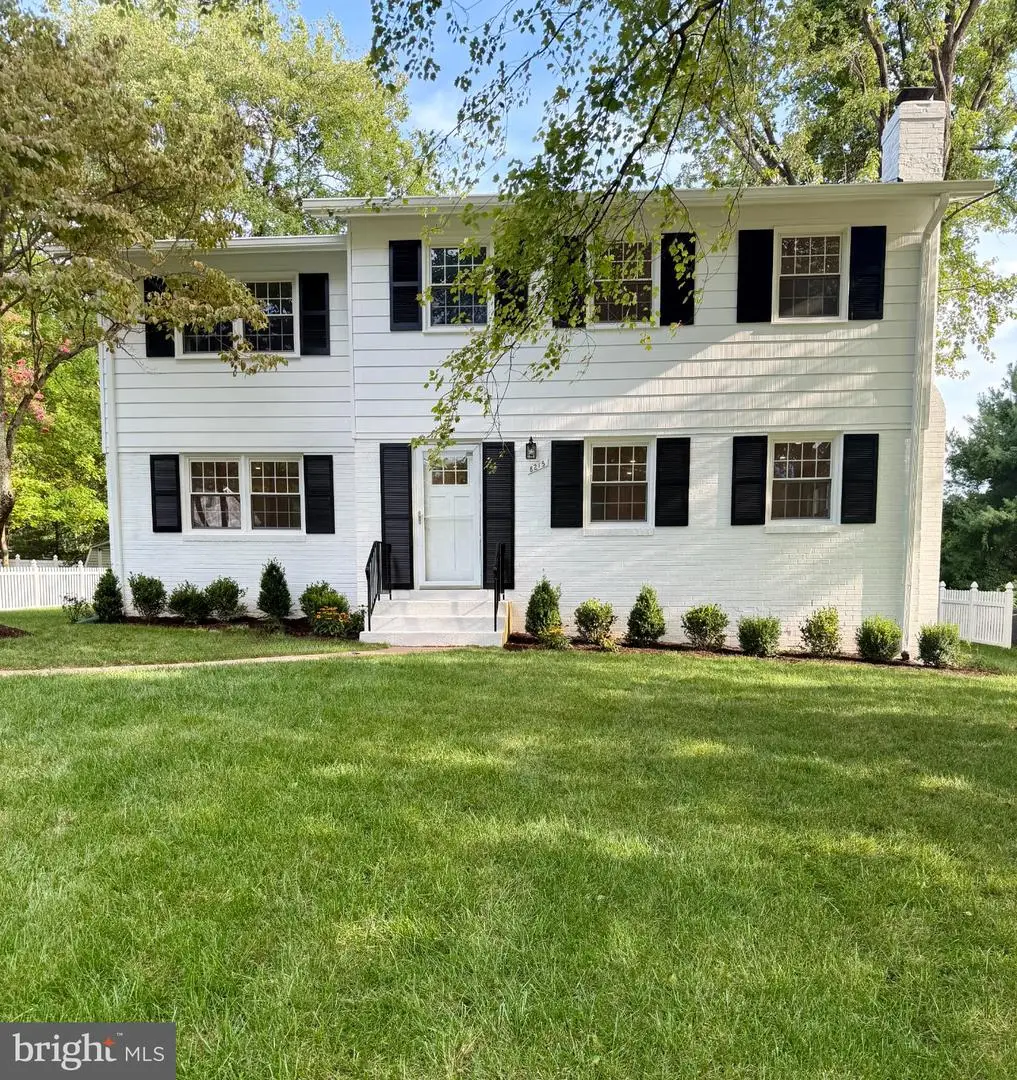 8215 Bucknell Dr, Vienna, VA 22180 - #1