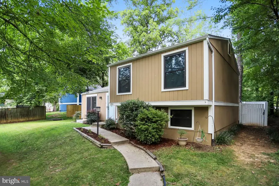 2263 Cocquina Dr, Reston, VA 20191 - #2