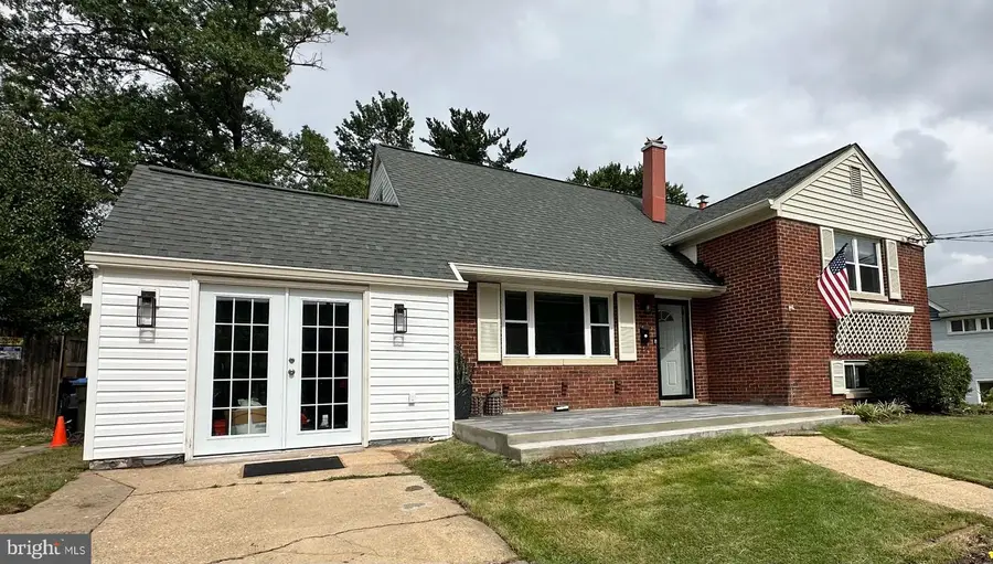 6705 Cabin John Rd, Springfield, VA 22150 - #3