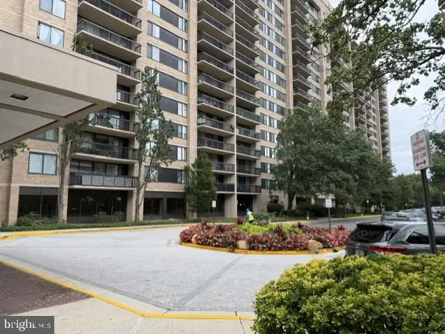 3713 S George Mason Dr S #704, Falls Church, VA 22041 - #2
