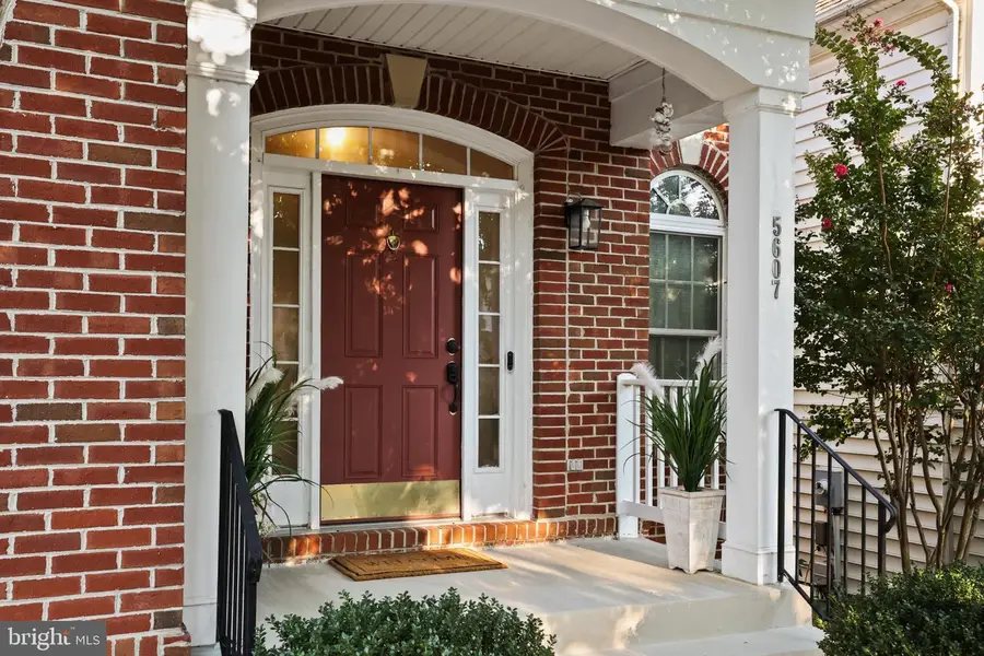 5607 Lierman Cir, Centreville, VA 20120 - #3