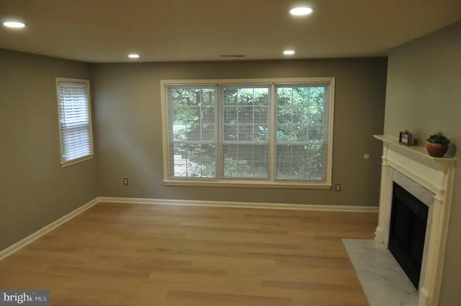 2221 Lovedale Ln #c, Reston, VA 20191 - #3