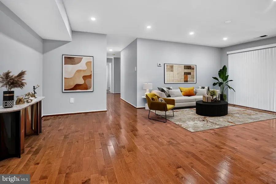 521 Florida Ave #204, Herndon, VA 20170 - #2